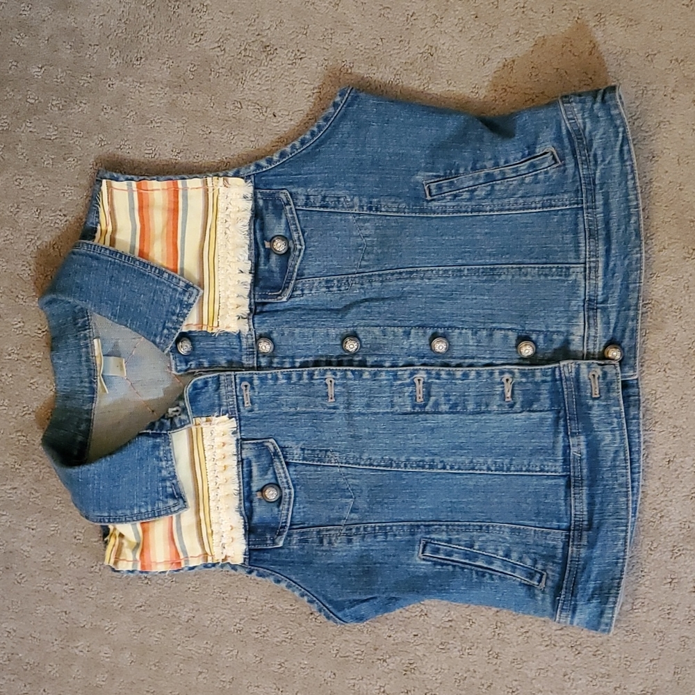 Custom patch denim vest - Picture 2 of 13